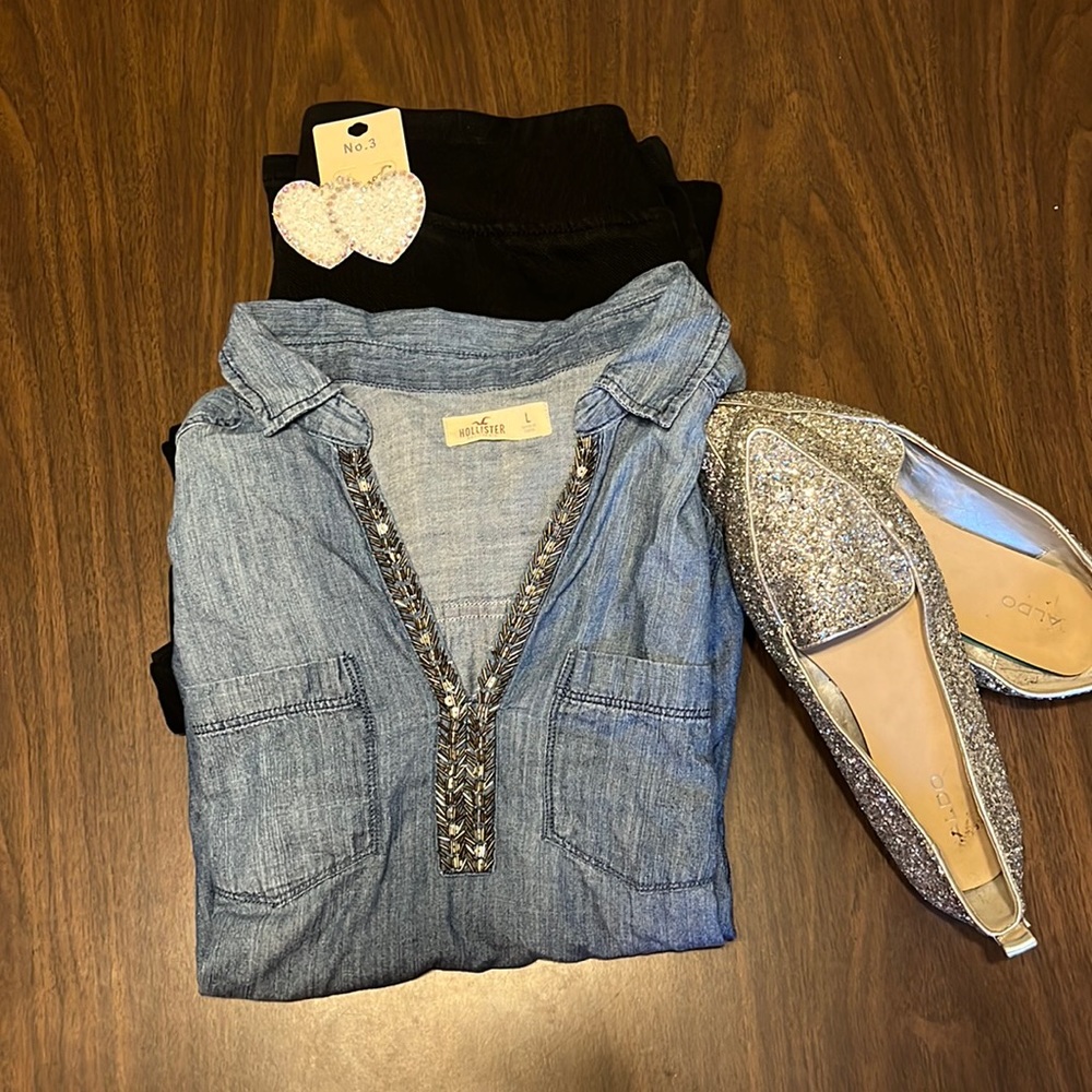 Hollister top, size Large